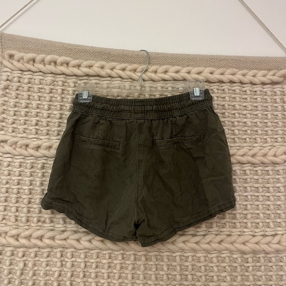 DYNAMITE XS Army Green Shorts - Picture 2 of 3